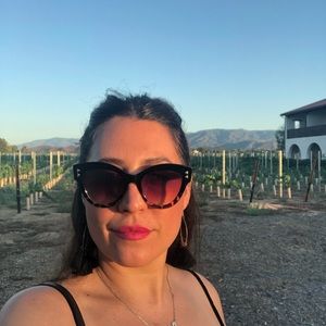 Meet your Posher, Amalia